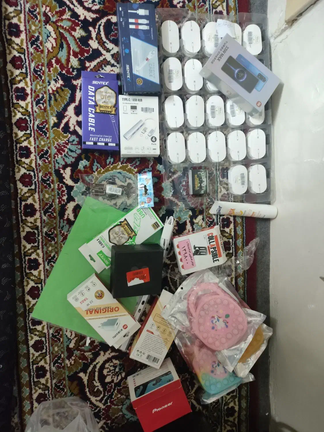 تعدادی لوازم جانبی به قیمت عمده|لوازم جانبی موبایل و تبلت|مشهد, عامل|دیوار