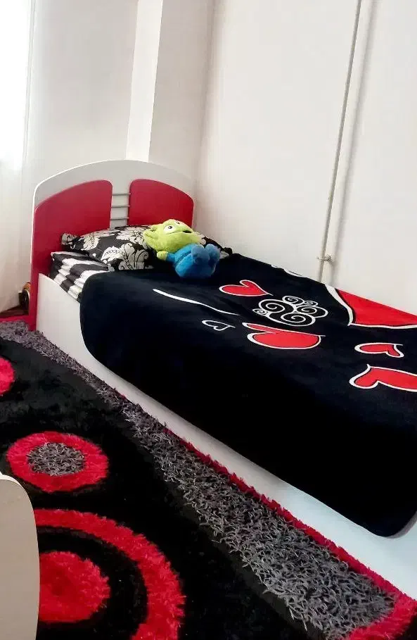 تخت نوجوان|تخت و سرویس خواب|لاهیجان, کوی آزادگان|دیوار