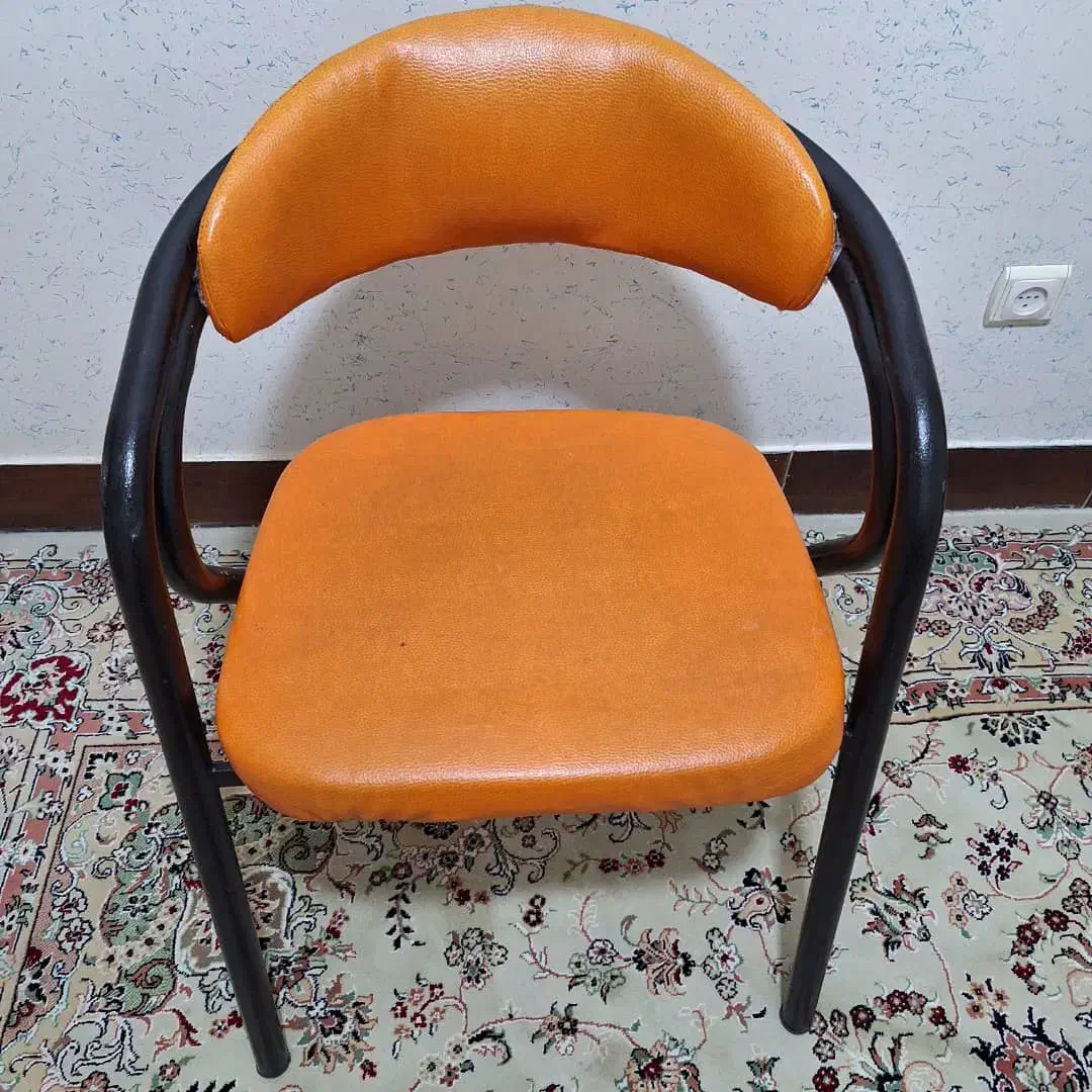 صندلی دانش‌آموزی|صندلی و نیمکت|شاهین‌شهر, حافظ جنوبی|دیوار