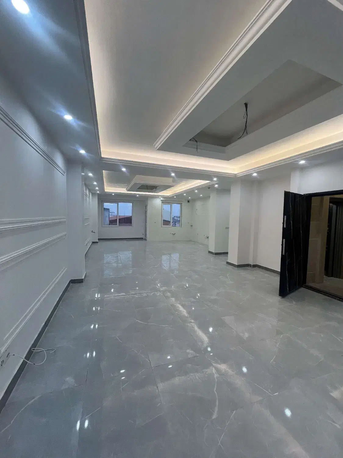 ۱۴۰ متری / vip / طبقه یکی مانده به آخر دید دریا|فروش آپارتمان|تنکابن, |دیوار