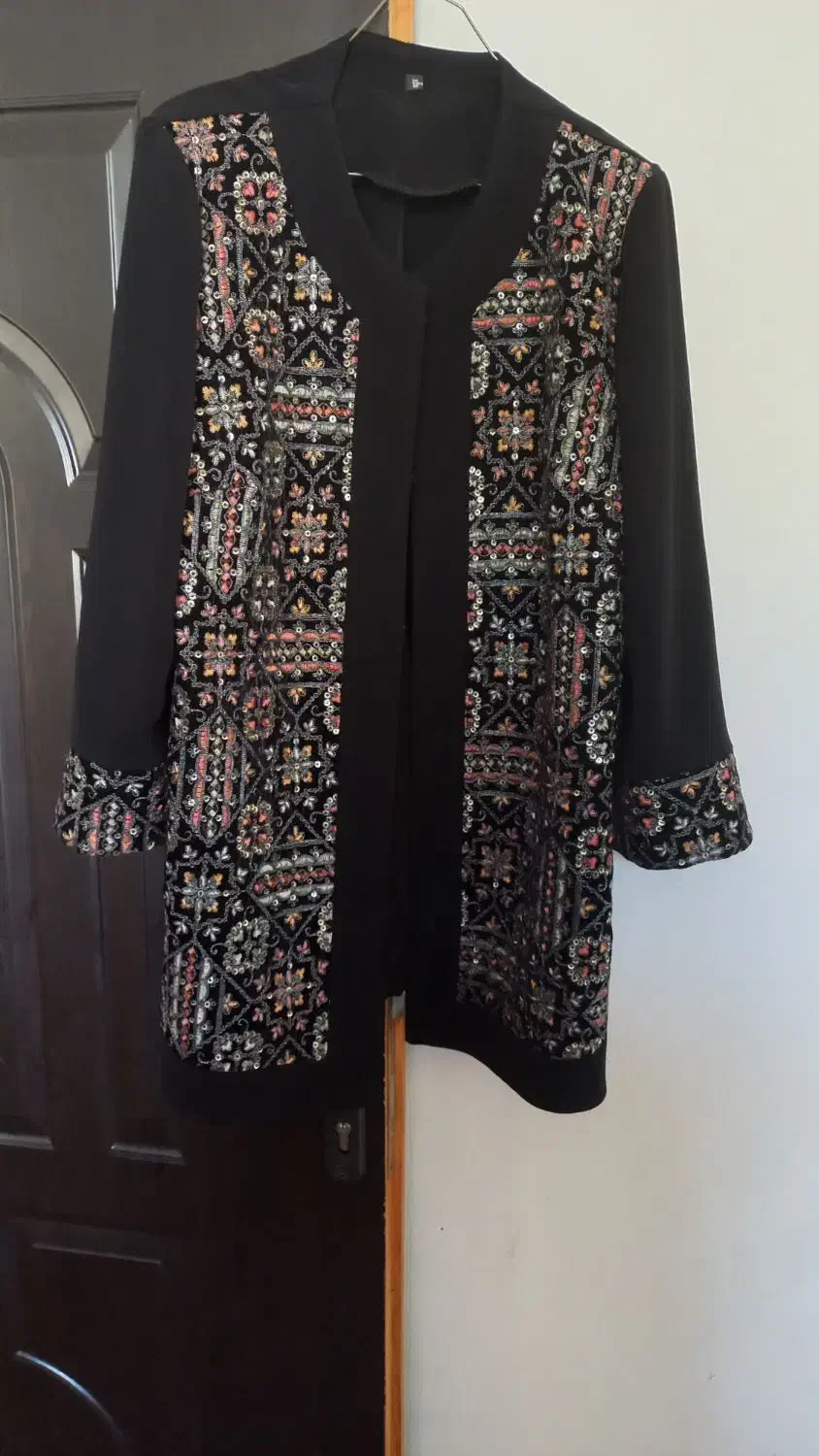 مانتومجلسی|لباس|بروجرد, |دیوار