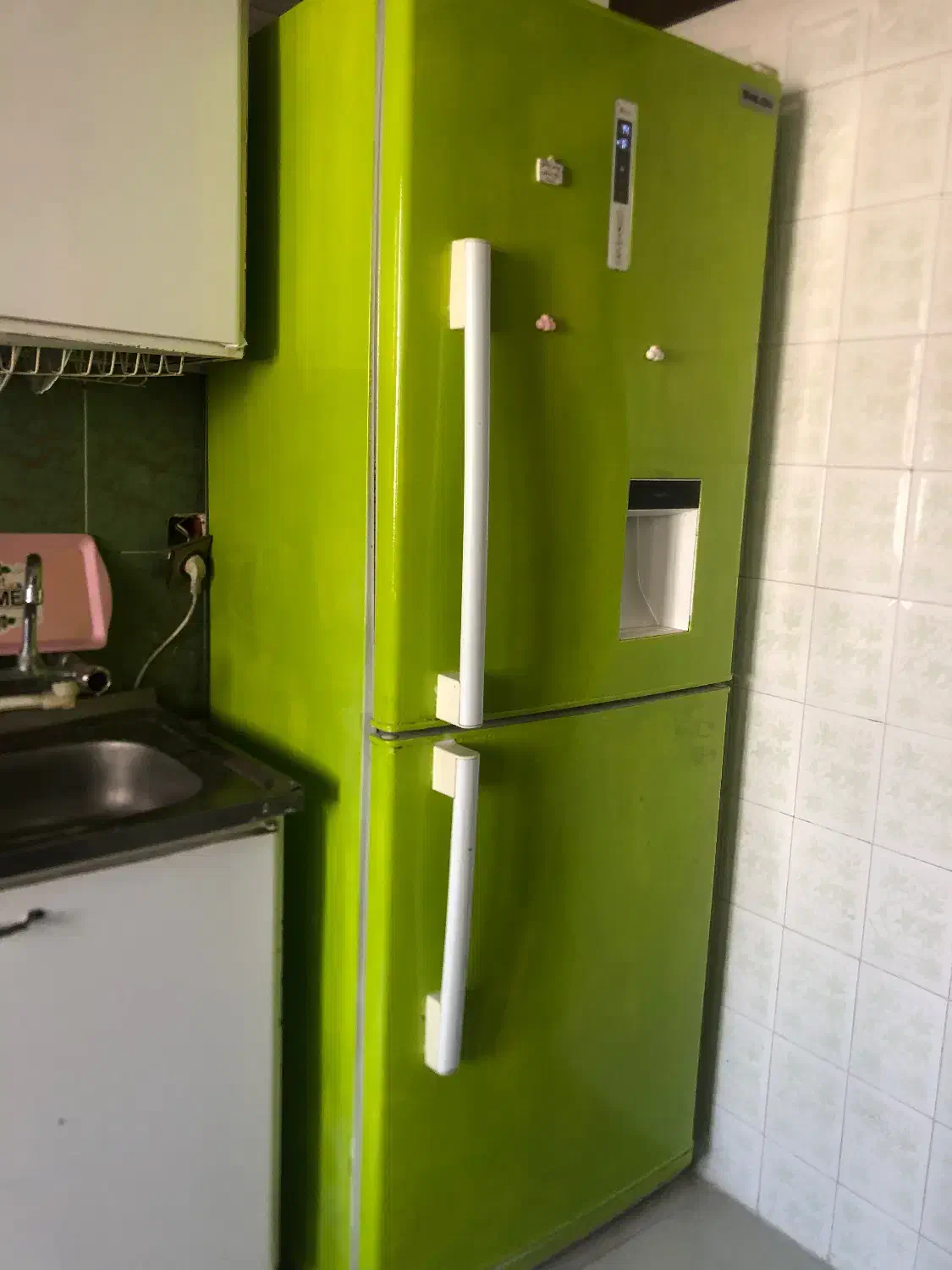 یخچال کم کار بدون نقطه مناسب برای زوج های جوان|یخچال و فریزر|مشهد, هفت تیر (نه دره)|دیوار