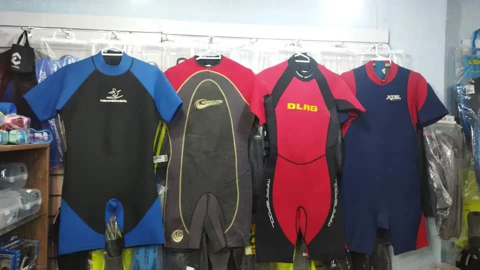 وتسوت های غواصی و دره نوردی و شنا (وت سوت)|غواصی و ورزش‌های آبی|ایلام, |دیوار