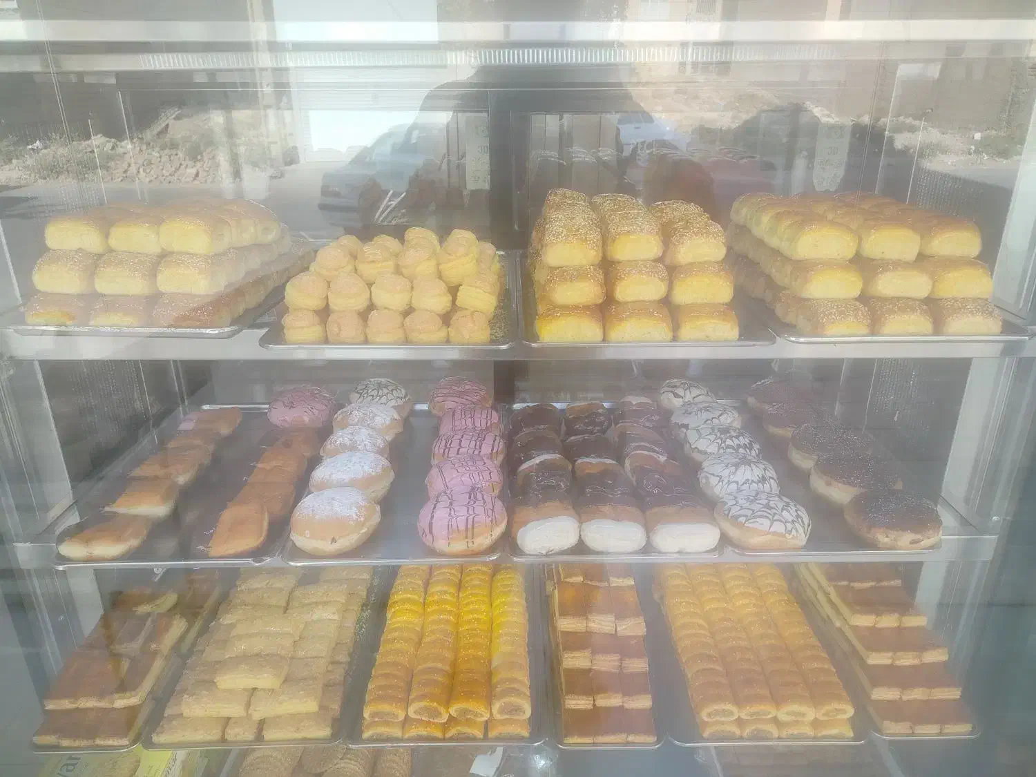 استخدام نیروی کار ساده در قنادی|استخدام خدمات فروشگاه و رستوران|هشتگرد, مدرس|دیوار