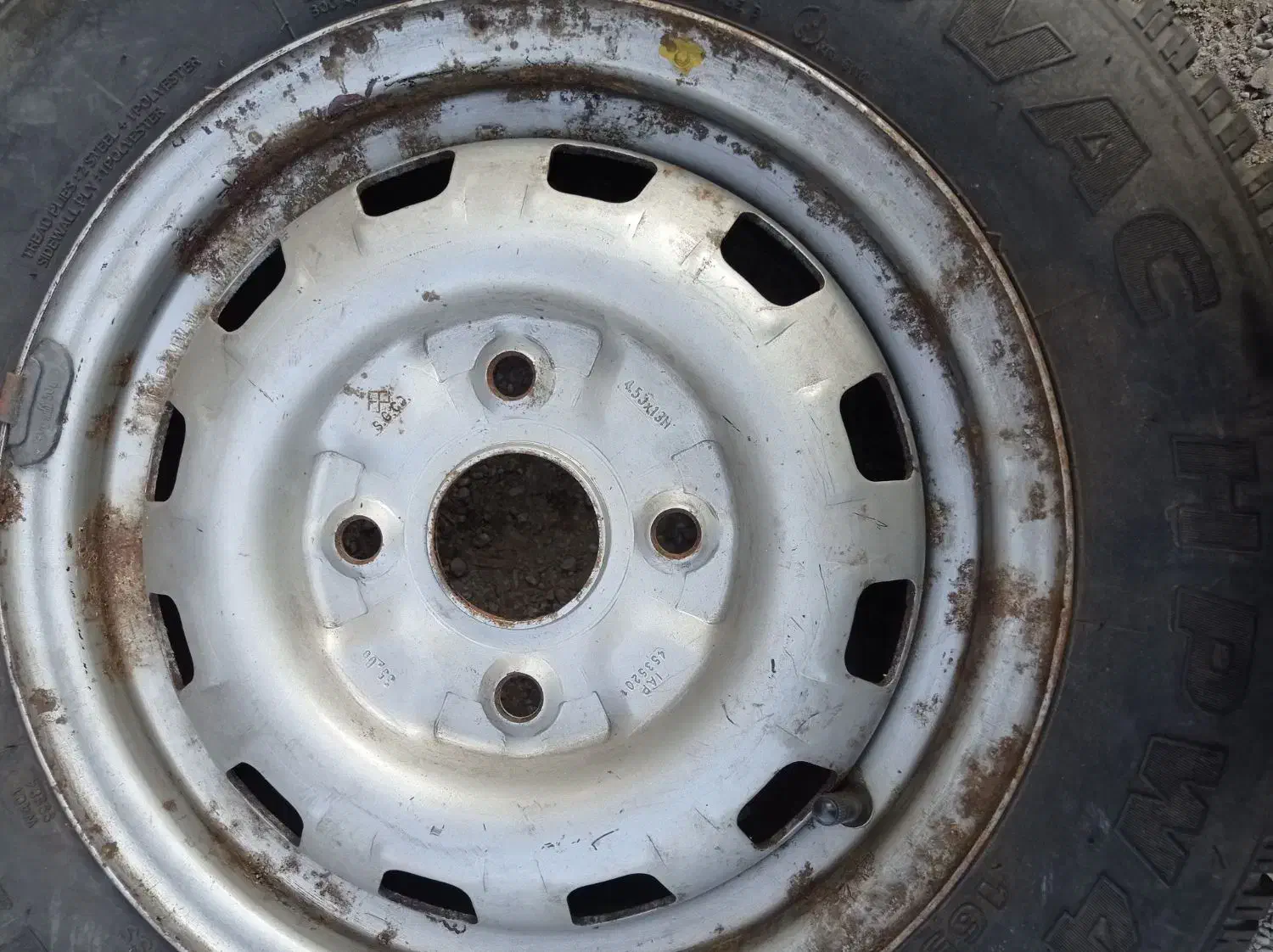 رینگ و لاستیک کره ای یخشکن 165/70|قطعات یدکی و لوازم جانبی|رشت, حافظ آباد|دیوار