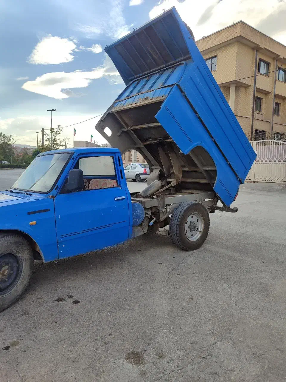 نیسان کمپرسی تهیه شن وماسه و آجر کهنه نخاله برداری|خدمات حمل و نقل|ارومیه, |دیوار