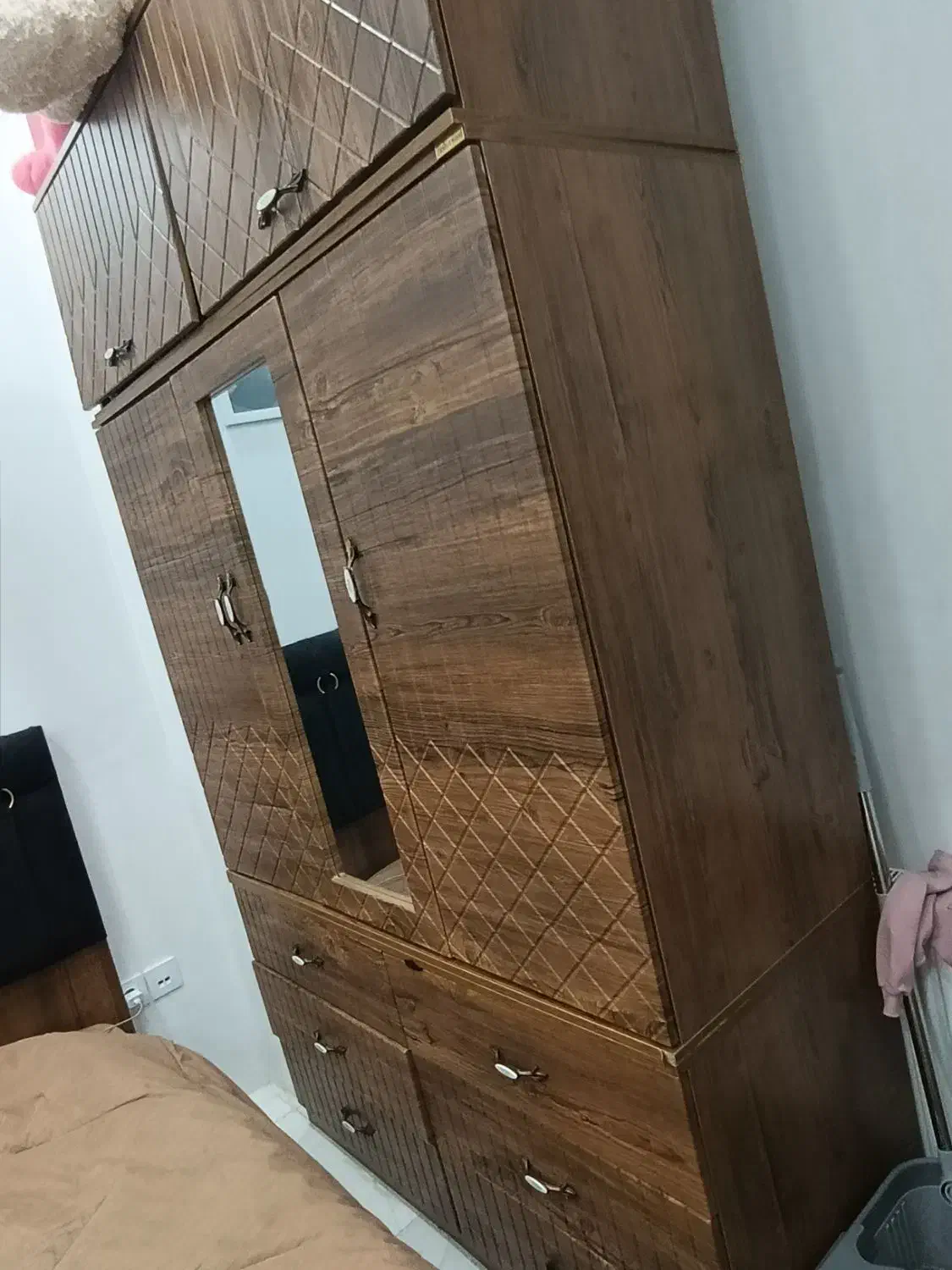 کمد|جاکفشی، کمد، دراور|باغستان, |دیوار