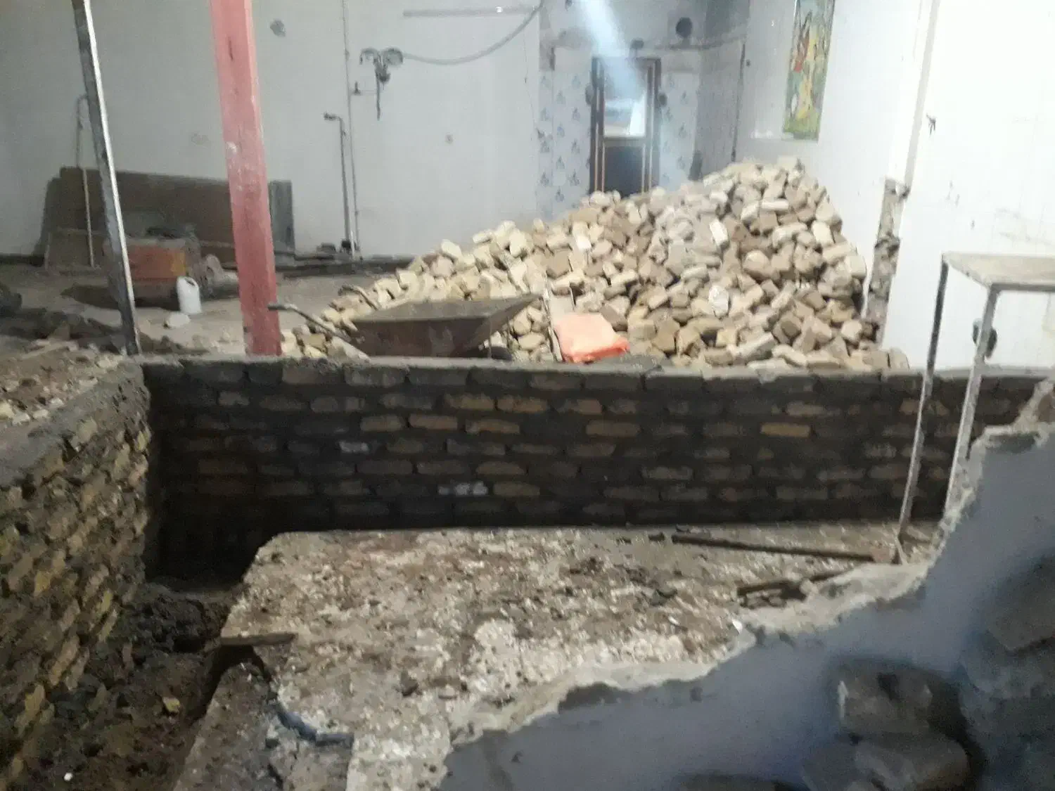 بنای کاشیکاری سرامیک سیمانکاری شیب بندی بلوک چینی|خدمات پیشه و مهارت|بندرعباس, |دیوار