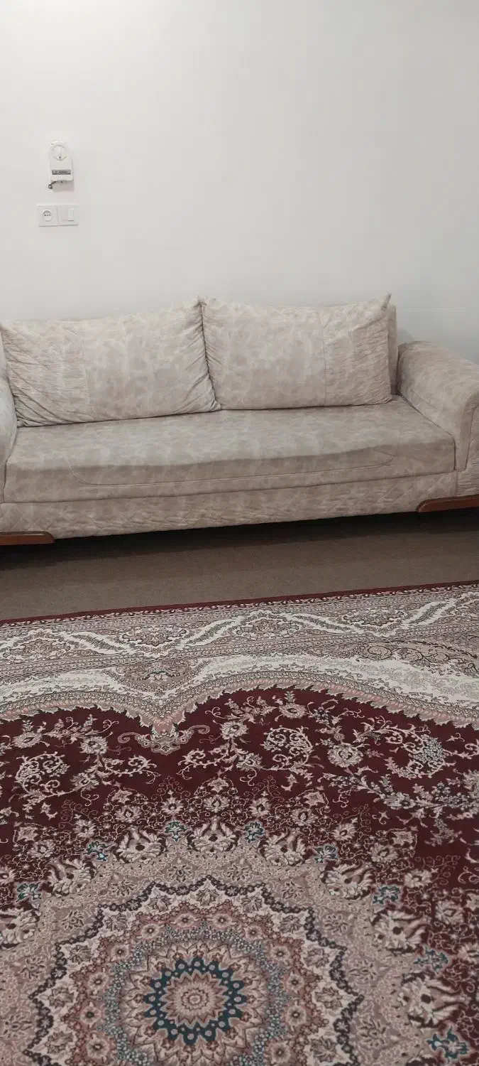 مبل تر و تمیز به علت جا به جایی میخواهم بفروشم|مبلمان خانگی و میز عسلی|علیآباد کتول, |دیوار