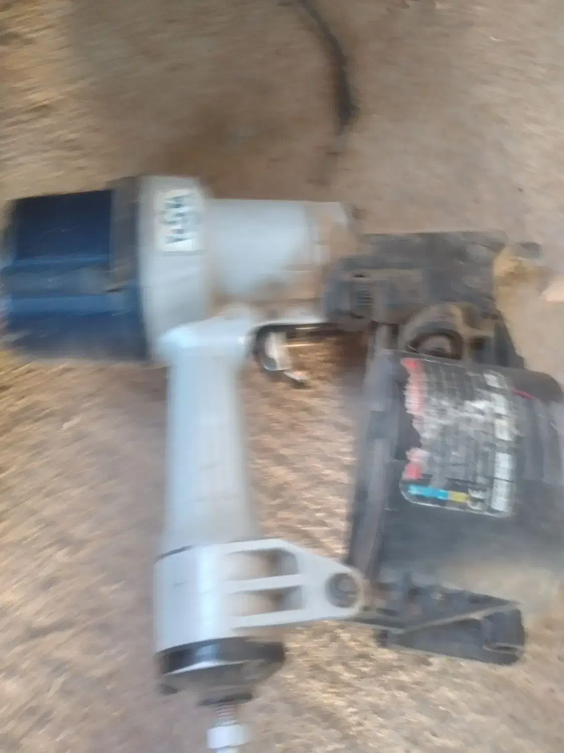 میخ کوب ویستا|ابزارآلات|شیراز, باجگاه|دیوار