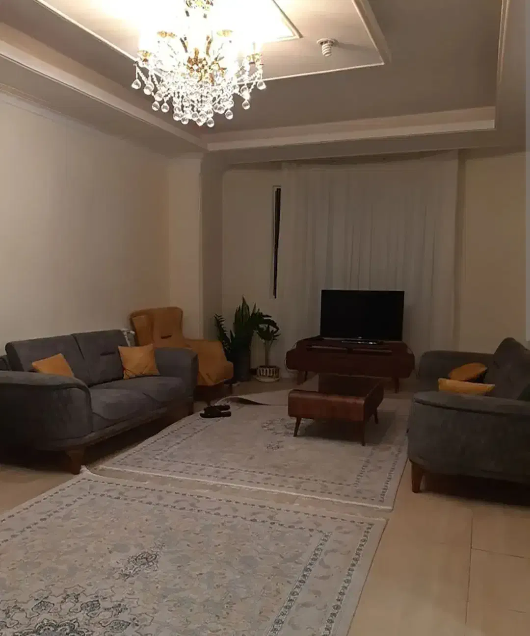 70 متری با پارکینگ خوش نقشه