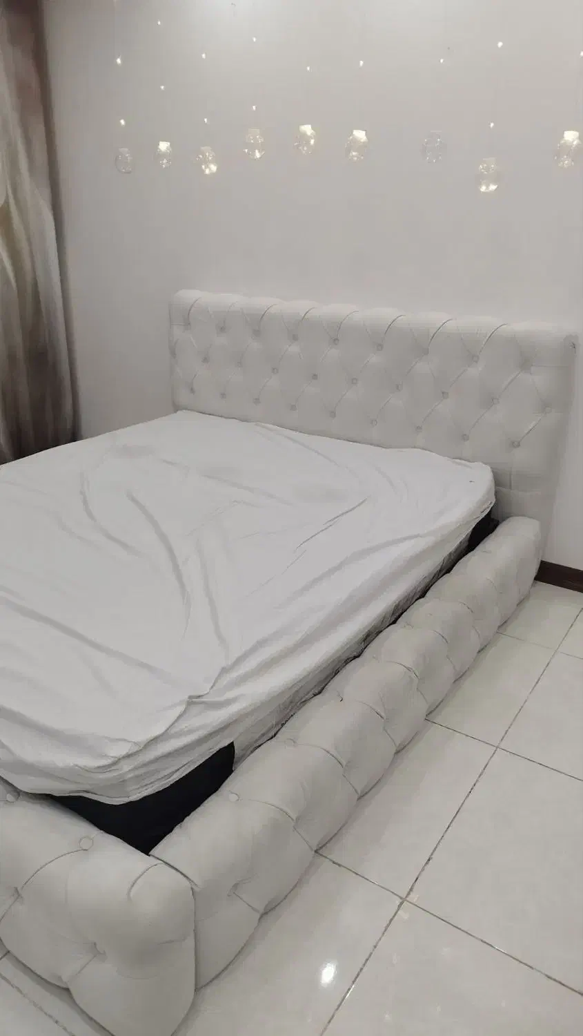 تخت دونفره درحد نو  سالم|تخت و سرویس خواب|هشتگرد, شهرک وحدت|دیوار