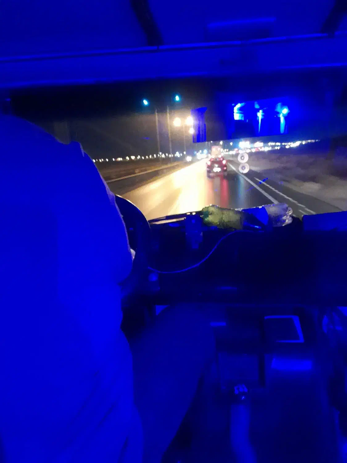 نیازمند راننده مینی بوس بنز|استخدام حمل و نقل|یزد, |دیوار