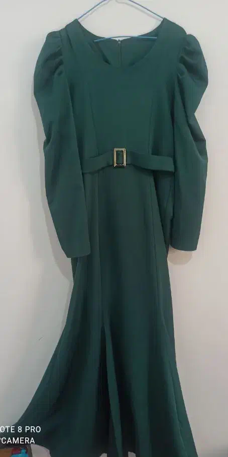 مجلسی در حد نو|لباس|رباط‌کریم, رباط‌کریم|دیوار