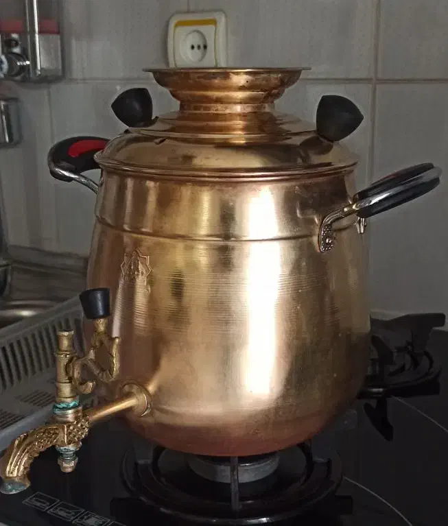 سماور برنجی|قوری، کتری، قهوه‌ساز دستی|پرند, فاز ۶|دیوار