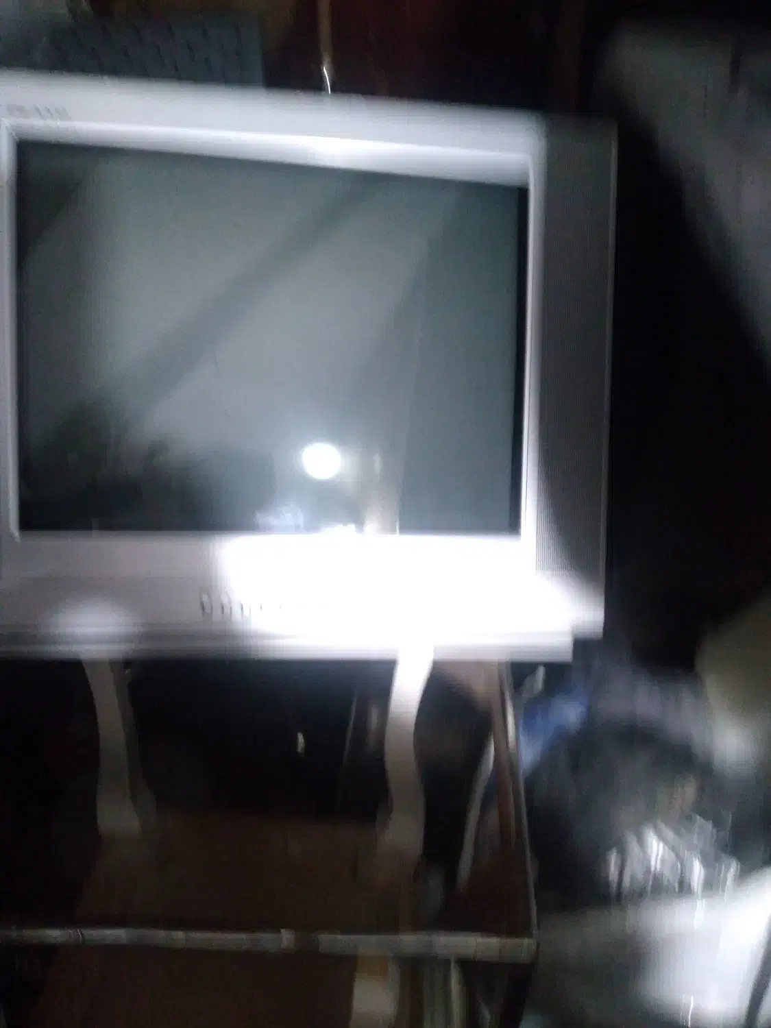 تلویزون قدیمی|تلویزیون و پروژکتور|کرج, شهرک جهان‌نما|دیوار