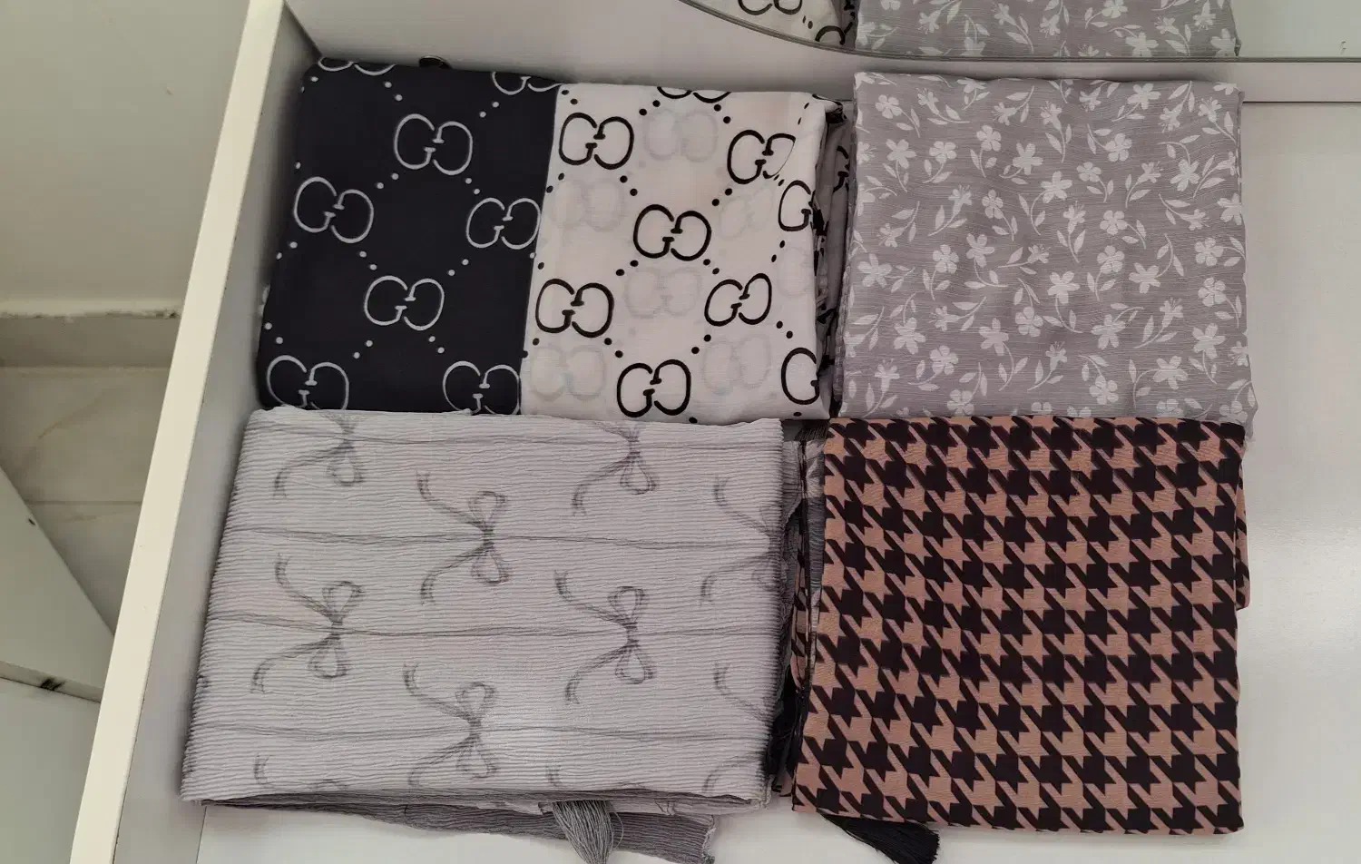 شال|لباس|تربت‌حیدریه, شهید قرنی|دیوار