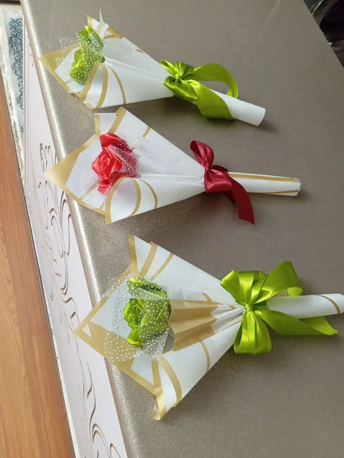 تک شاخه|گل مصنوعی|میانه, |دیوار