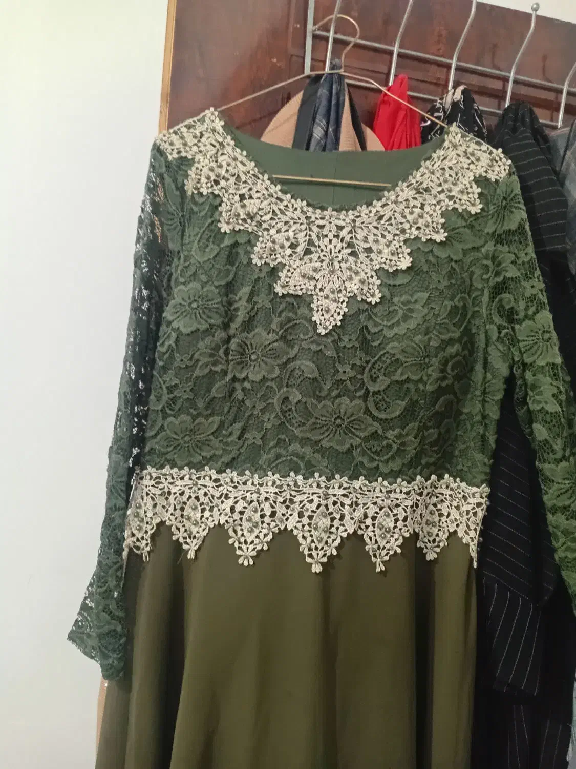 لباس مجلسی|لباس|پاکدشت, حصار امیر|دیوار