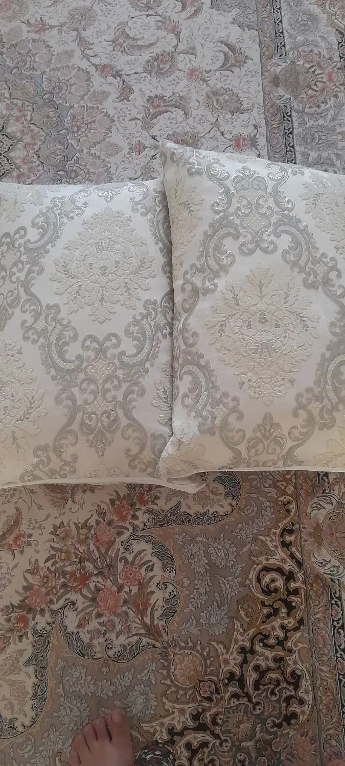 ۶عددبالشت پر با رویه درحد کاملا نو|رختخواب، بالش، پتو|روانسر, |دیوار