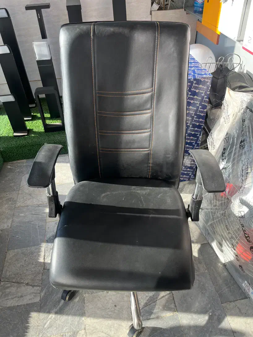 صندلی مدیریت چرخ دار نو|مبلمان اداری|هشتگرد, مدرس|دیوار