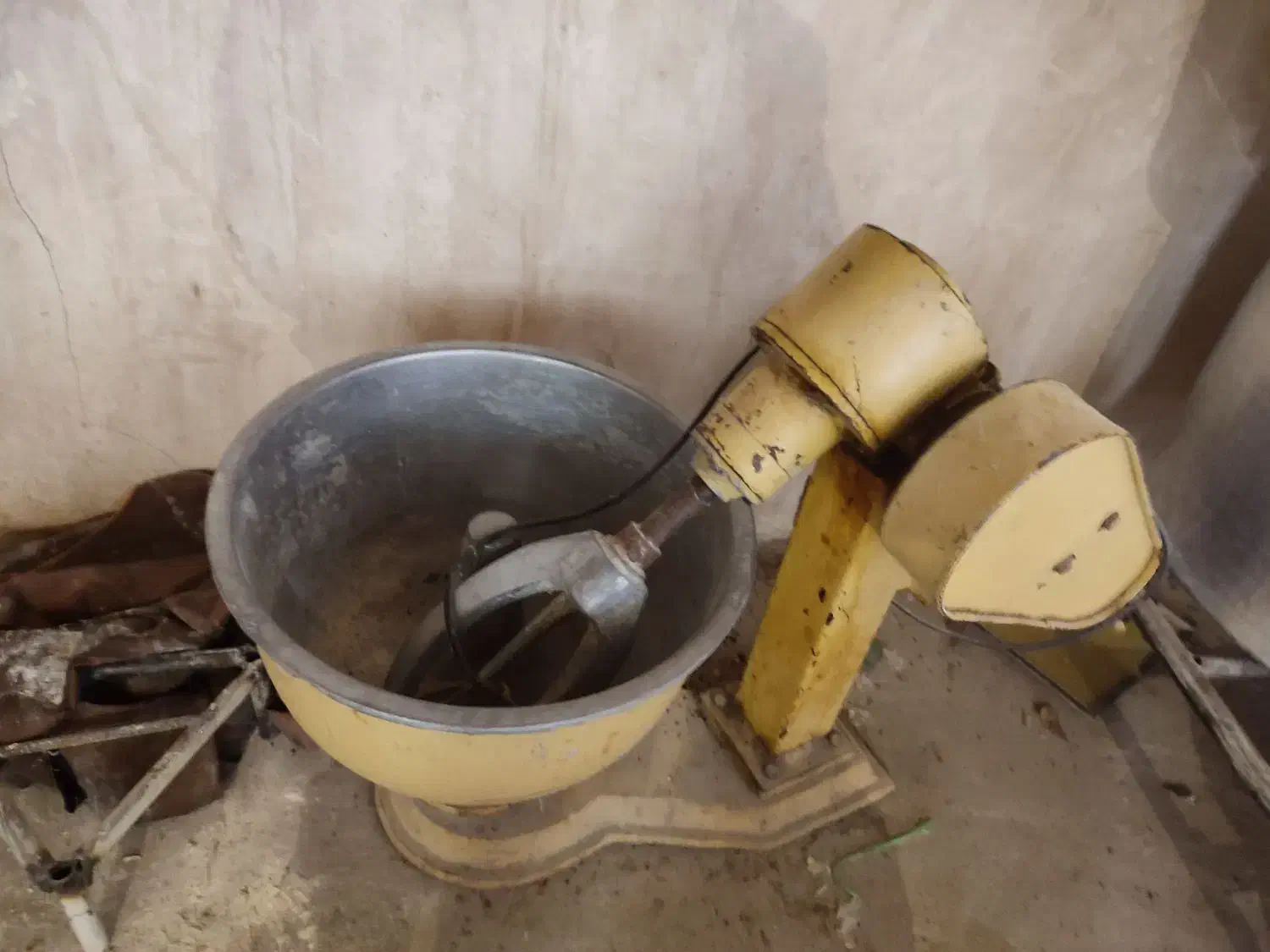 خمیر کن|سایر لوازم برقی|کیار, |دیوار