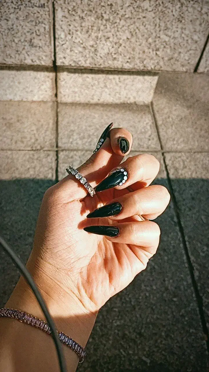 تخفیف ویژه خدمات ناخن با کیفیت بالا و قیمت مناسب|خدمات آرایشگری و زیبایی|کرج, گوهردشت|دیوار