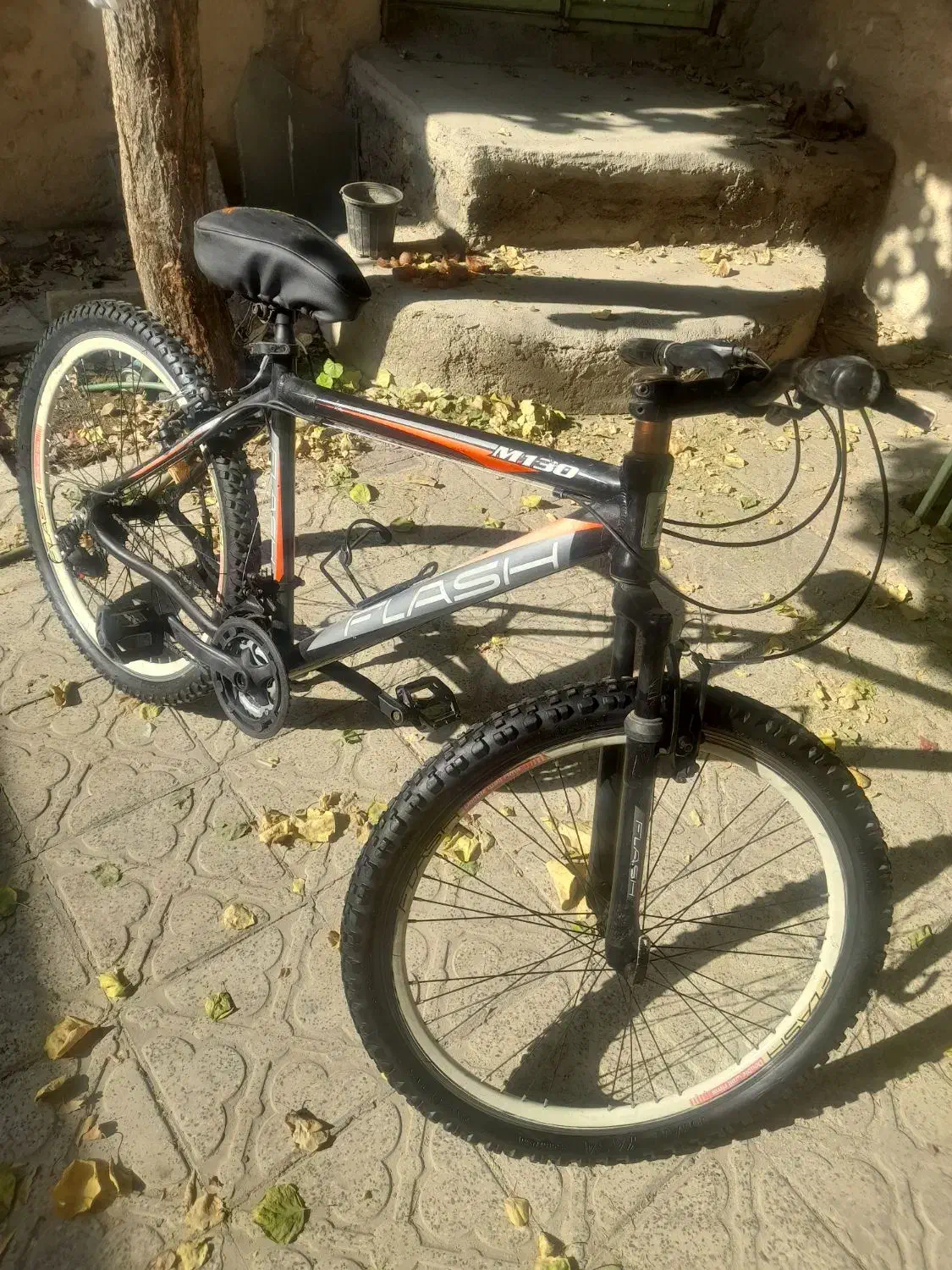 دوچرخه ۲۶ فلش آلمینیوم در حد نو|دوچرخه، اسکیت، اسکوتر|ابریشم, |دیوار