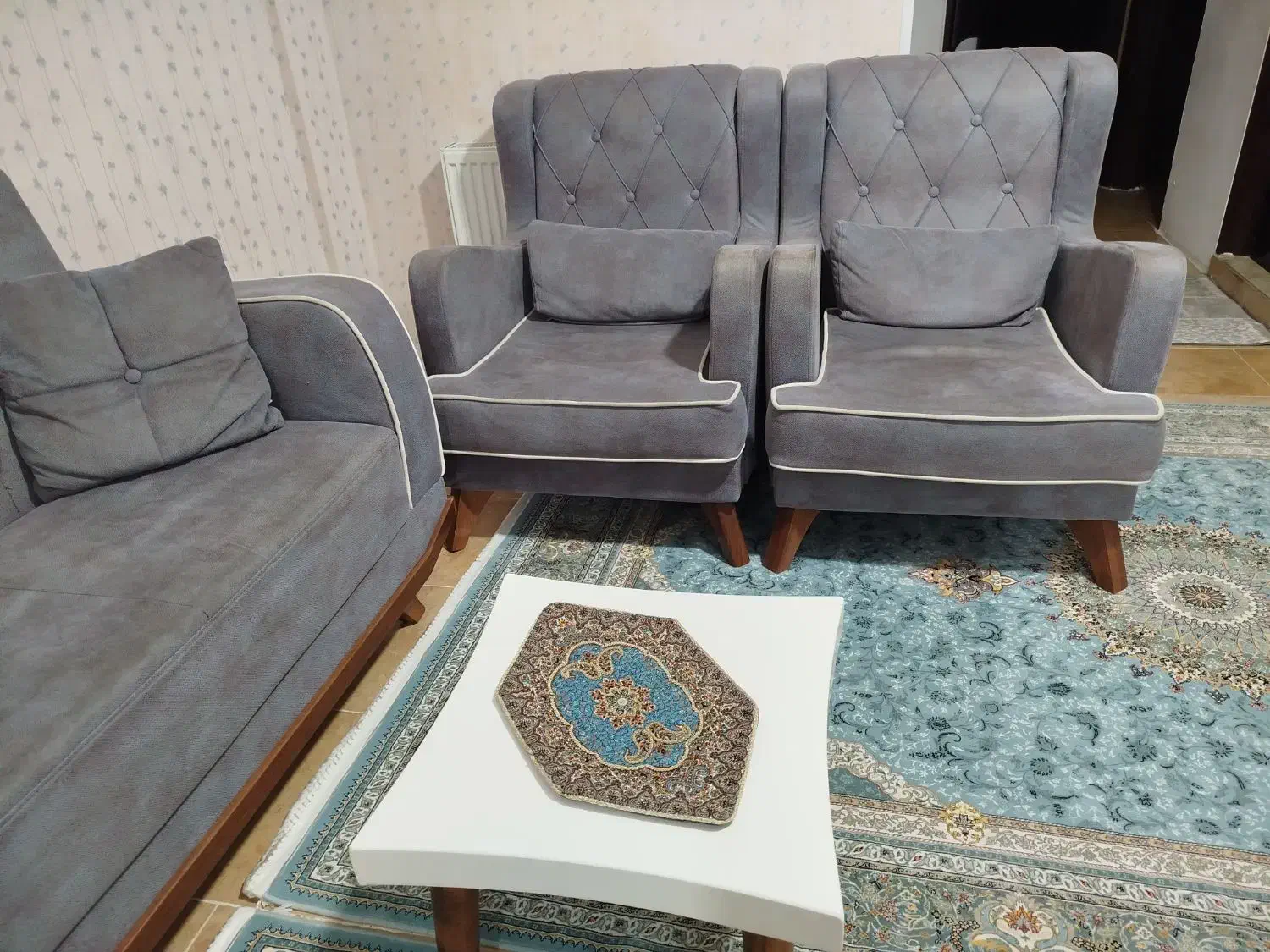 مبل ۸نفره کارکردهو سه عدد عسلی|مبلمان خانگی و میز عسلی|جوانرود, |دیوار