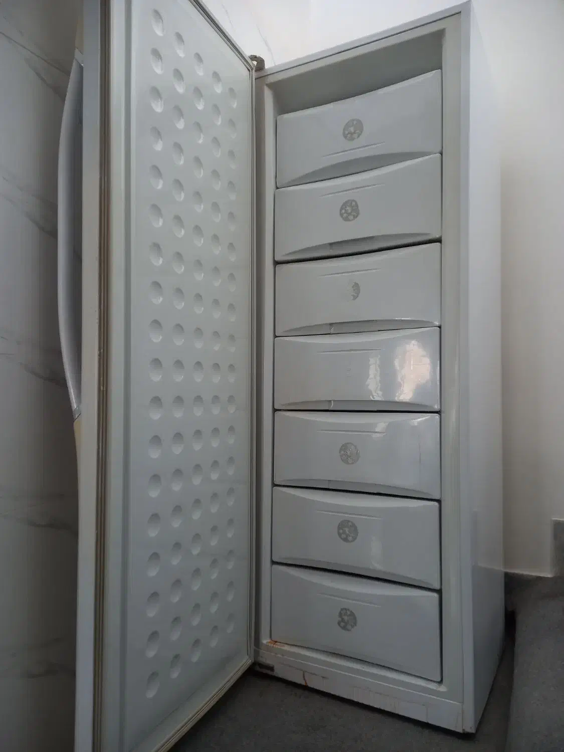 فریز بدون برفک|یخچال و فریزر|شاهین‌شهر, سعدی شمالی|دیوار