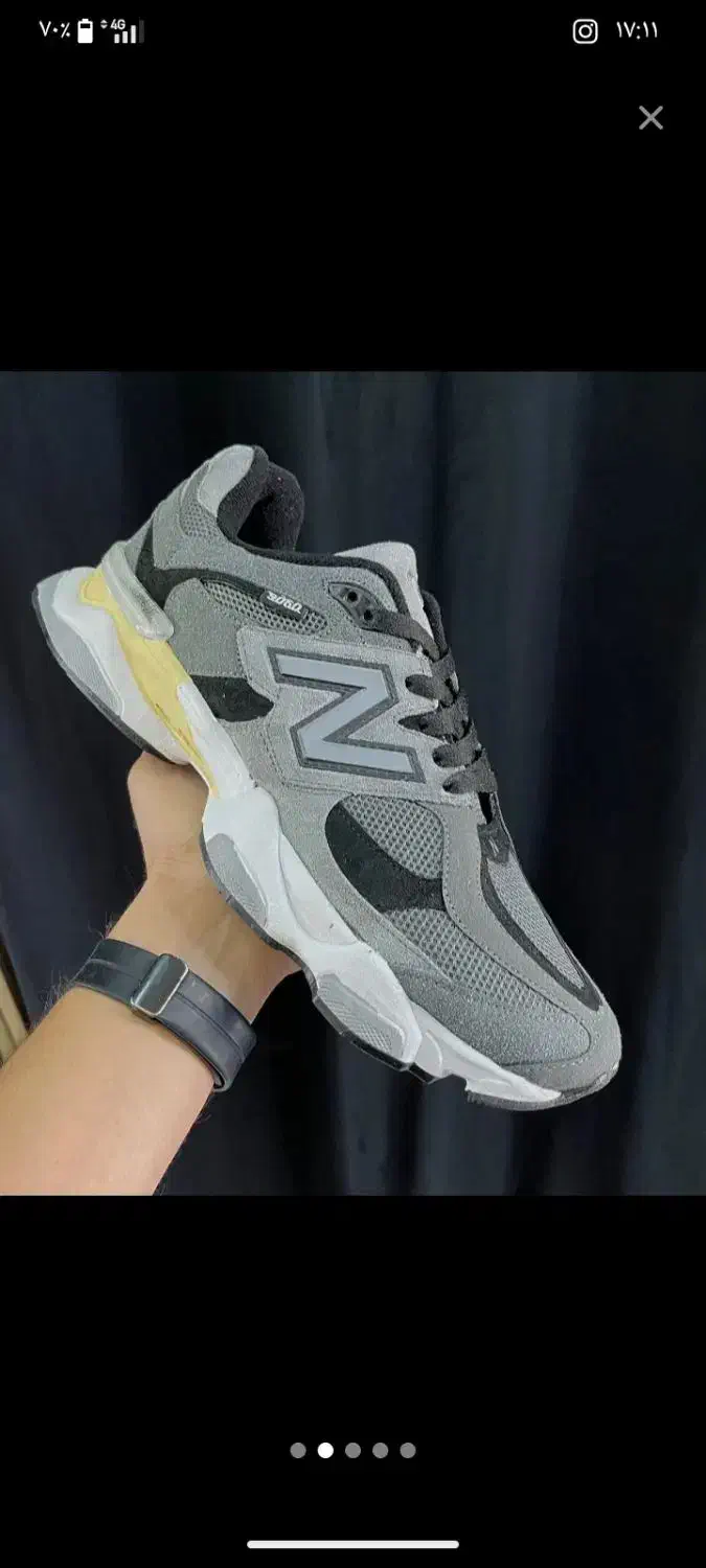 کفش|کیف، کفش، کمربند|خاش, |دیوار