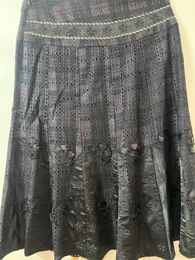 دامن|لباس|اسفراین, |دیوار