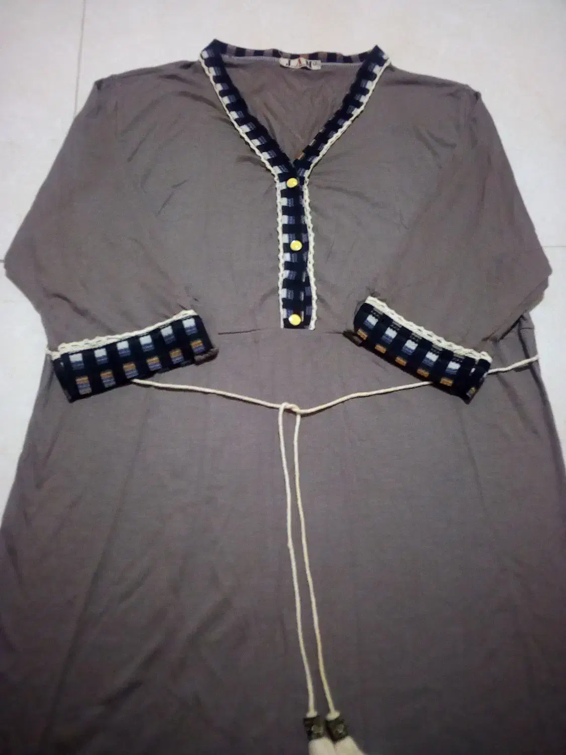 تونیک زنانه|لباس|رشت, دروازه لاکان|دیوار