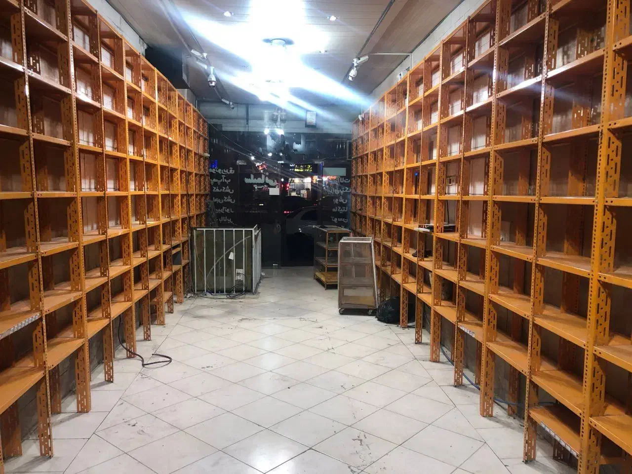 تجاری بر بلوارکشاورز ۴۵+۴۵تجاری۴۰+۴۰ مسکونی|فروش مغازه و غرفه|اصفهان, باغ زیار|دیوار