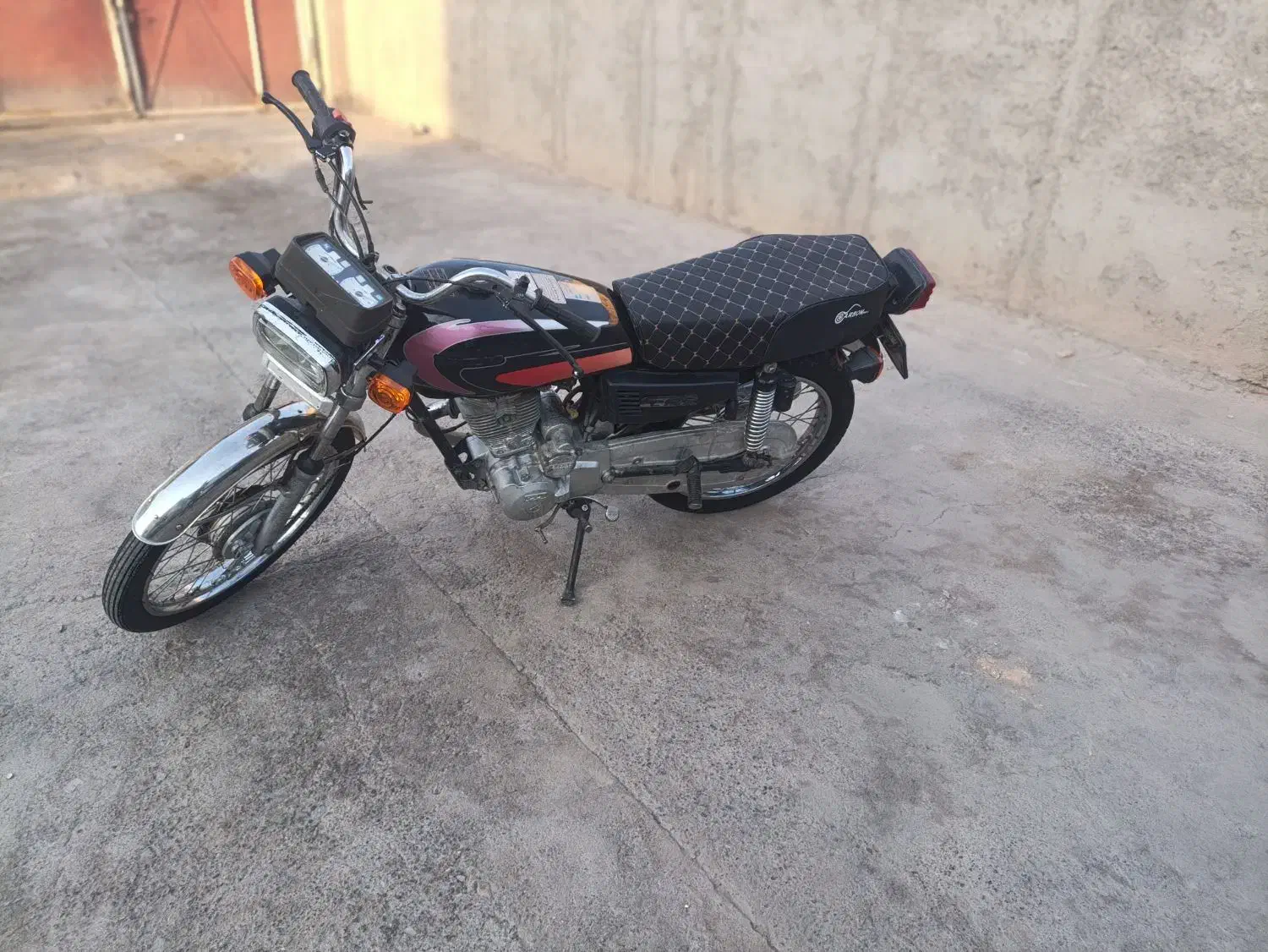 ۲عدد موتور سیکلت|موتورسیکلت|بم, |دیوار