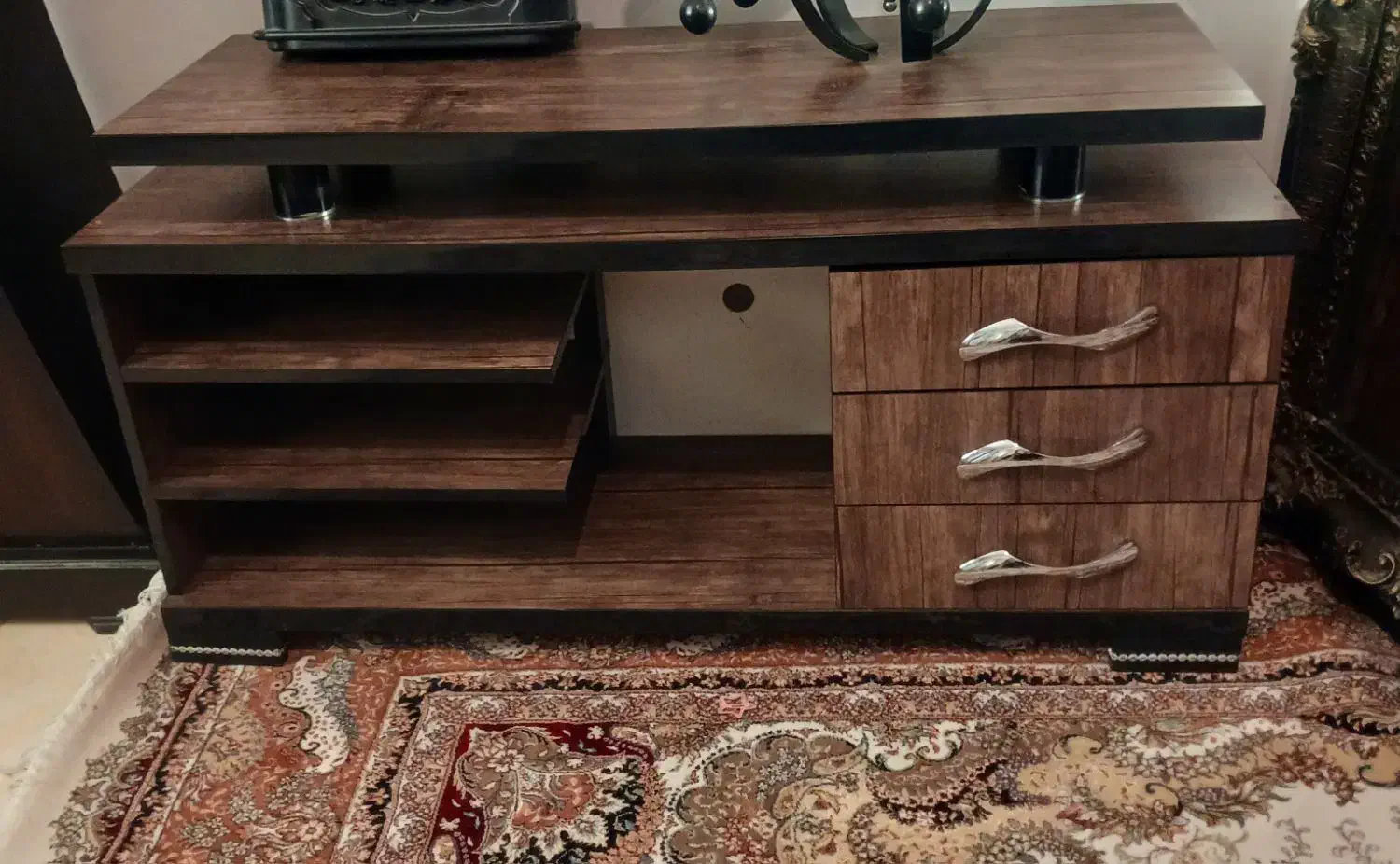 میز تلویزیون محکم یه آینه‌ بزرگ اشانتیون|میز تلویزیون|فردیس, شهرک شهید حسینی|دیوار