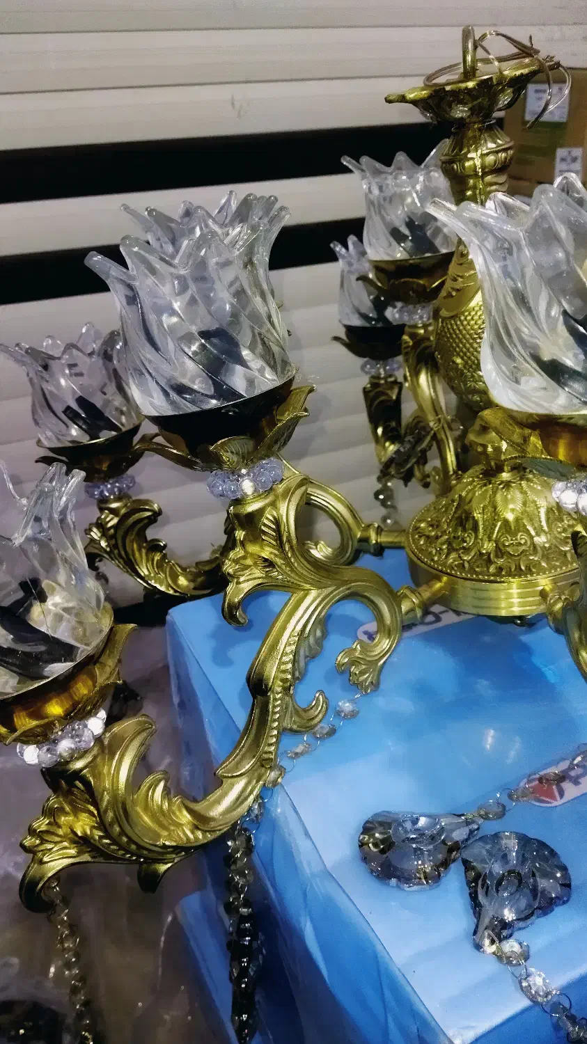 لوستر برنج و کریستال|لوستر و چراغ آویز|تبریز, |دیوار