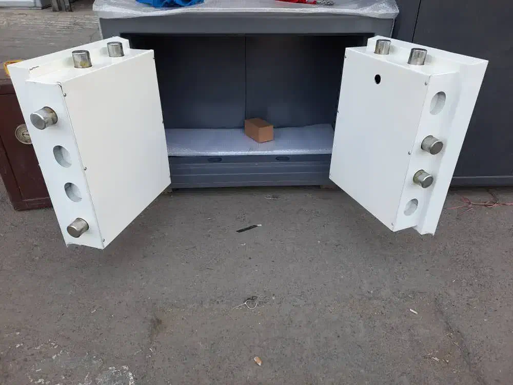 گاوصندوق زیر ویترین در منطقه در تمام سایز|ابزارآلات|لامرد, |دیوار