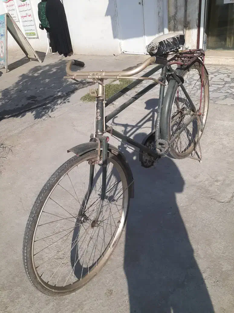 دوچرخه|دوچرخه، اسکیت، اسکوتر|بابل, |دیوار