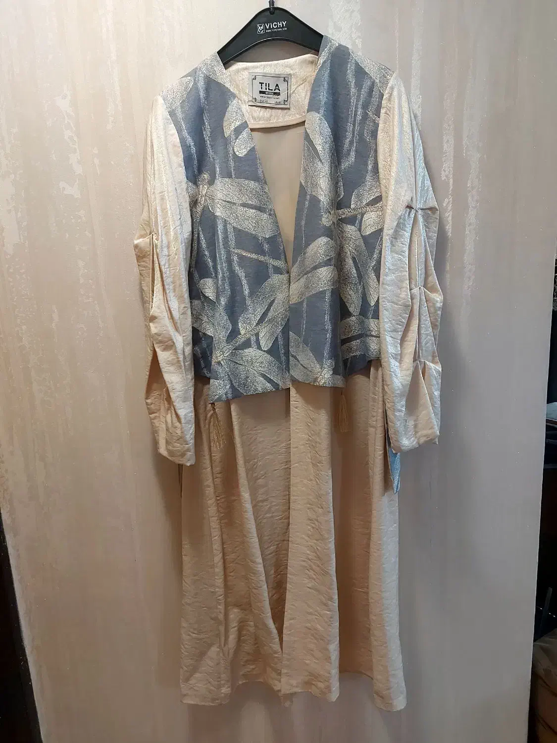 مانتو|لباس|اراک, |دیوار