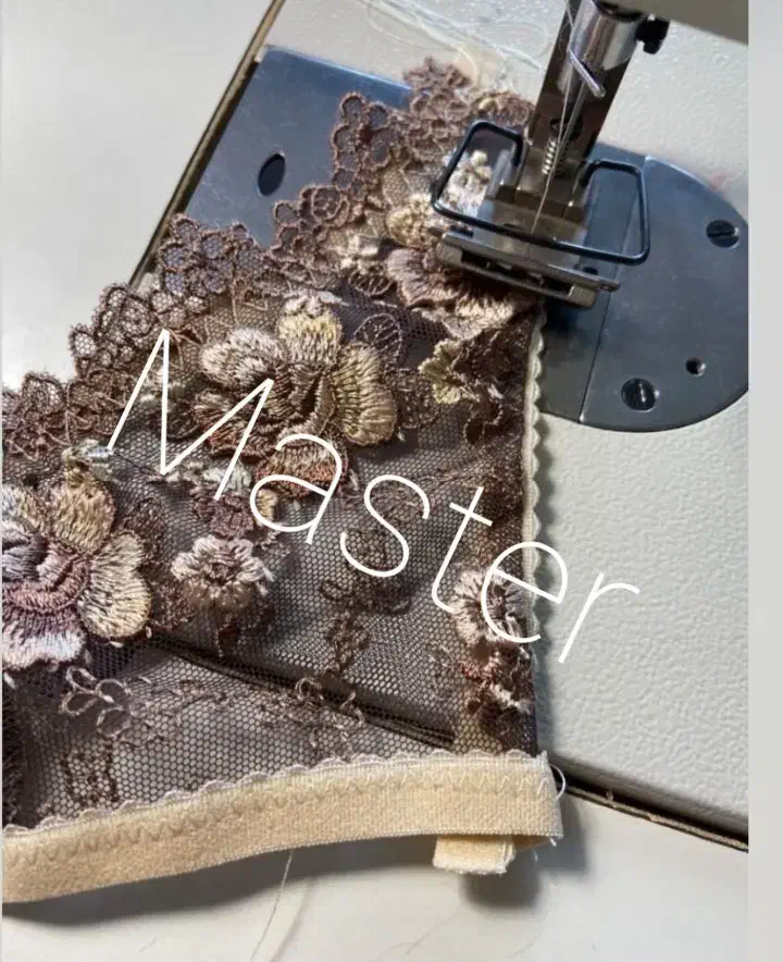 استخدام چرخکار راسته دوز وسط کار خانم|استخدام صنعتی، فنی، مهندسی|تهران, مهرآباد|دیوار