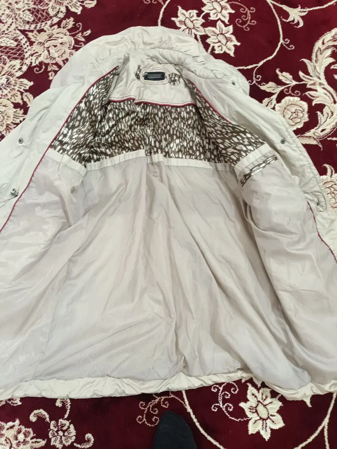 کاپشن|لباس|کوهدشت, |دیوار