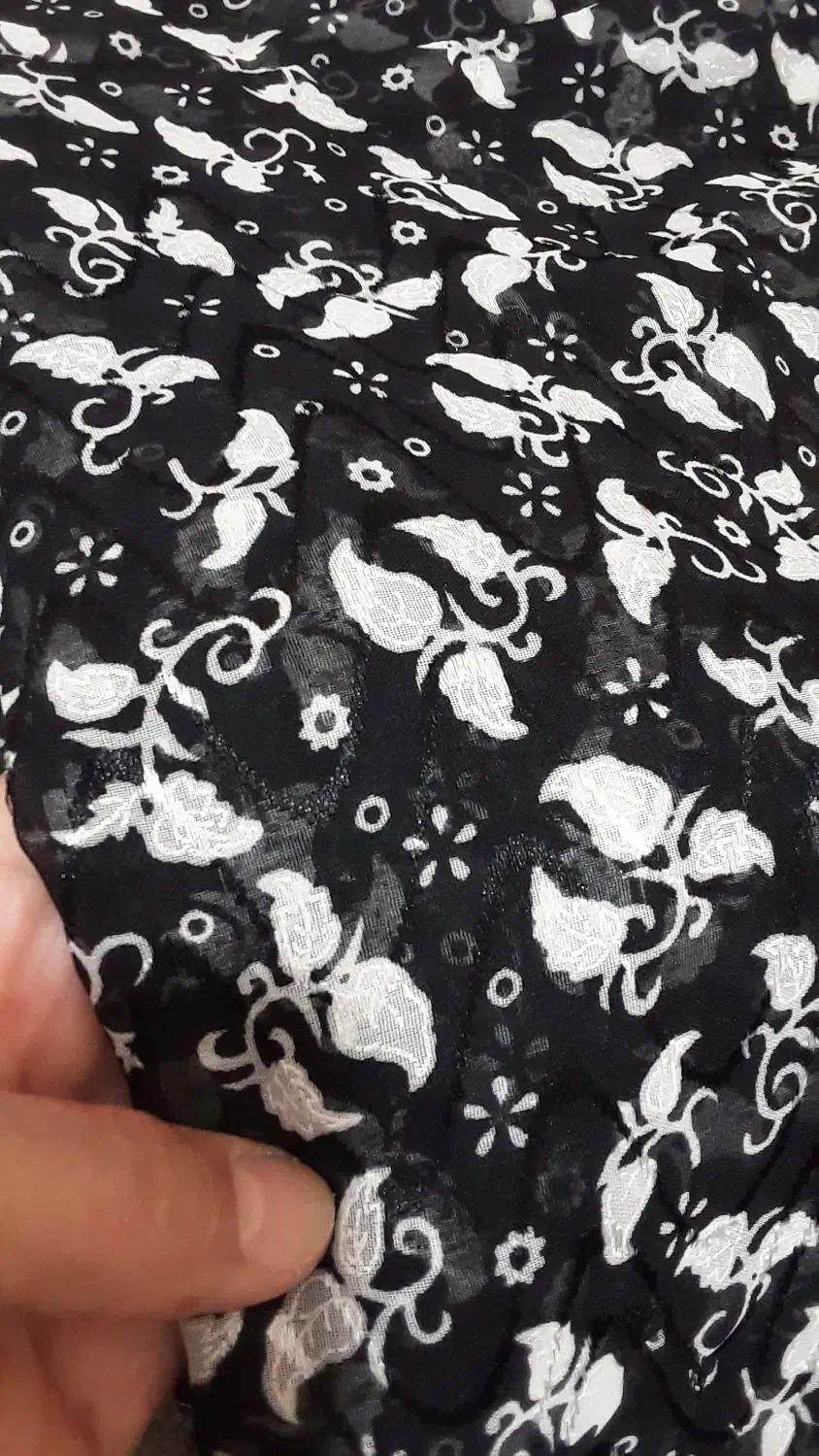 چادر رنگی دوخته شده نو نو|لباس|قدس, شهر‌قدس|دیوار