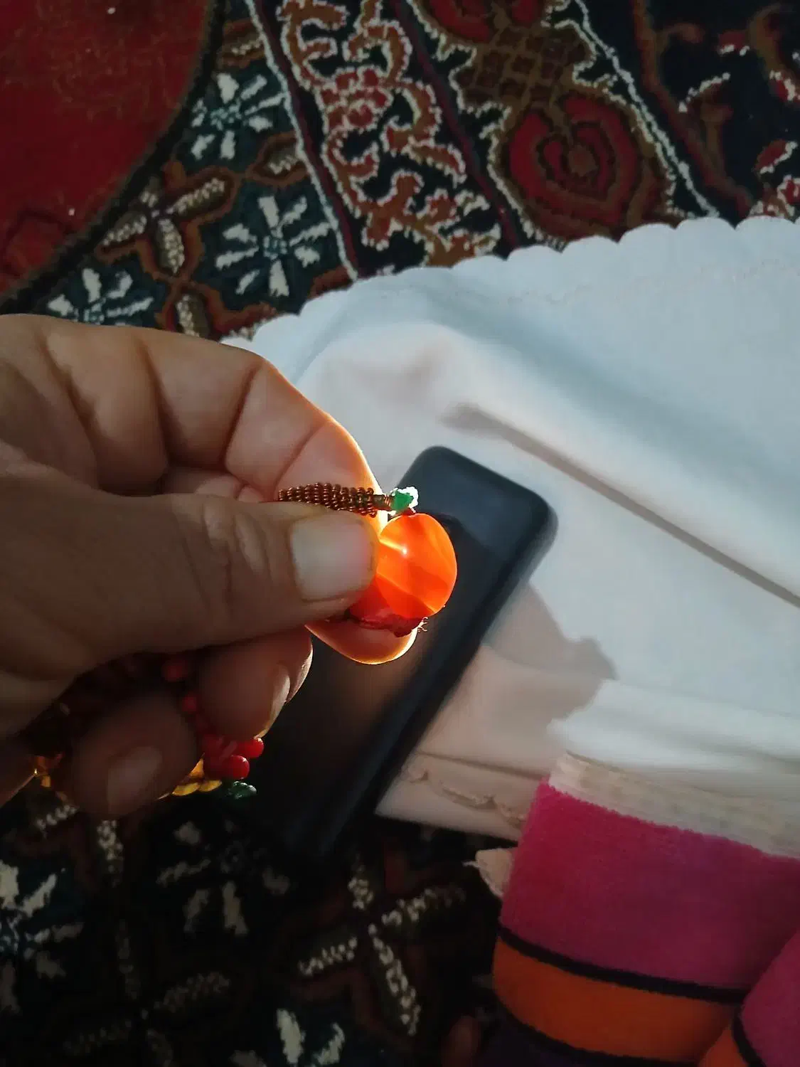 یک مهره کهنه|کلکسیون اشیاء عتیقه|اقبالیه, |دیوار