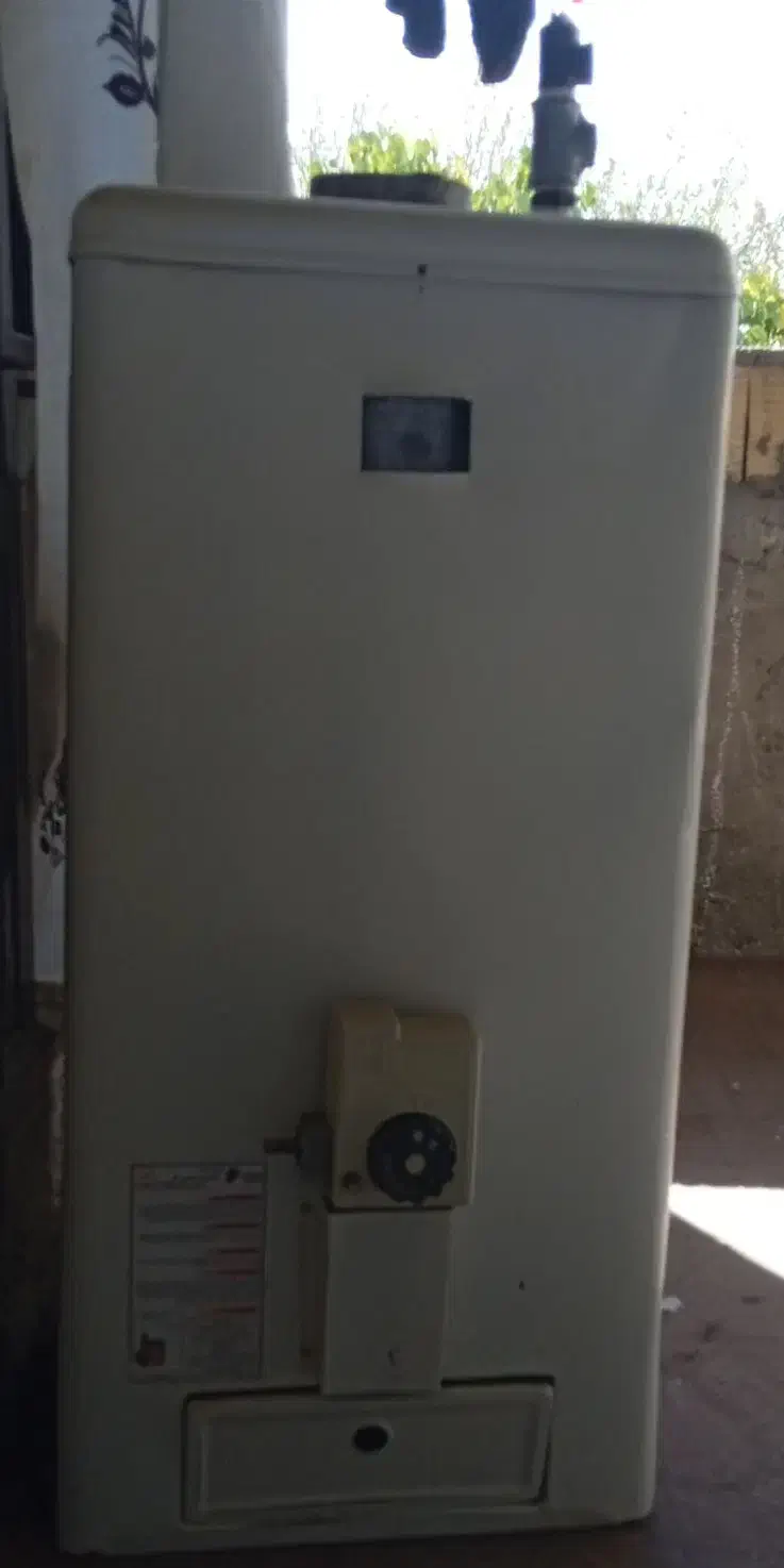 آبگرمکن دیواری مخزنی|آبگرمکن، پکیج، شوفاژ|قوچان, |دیوار