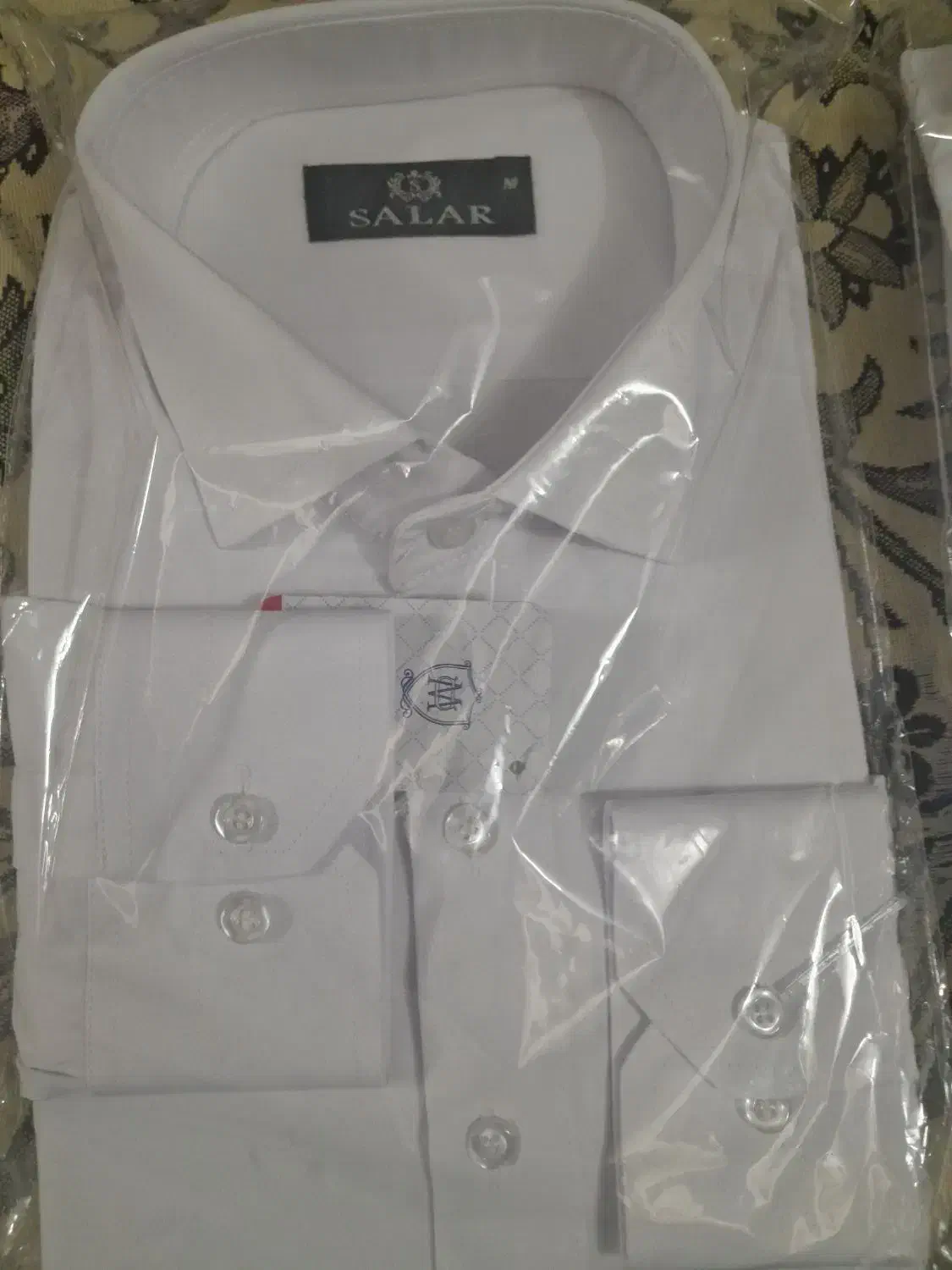 پیراهن سفید آکبند|لباس|اصفهان, جلفا|دیوار