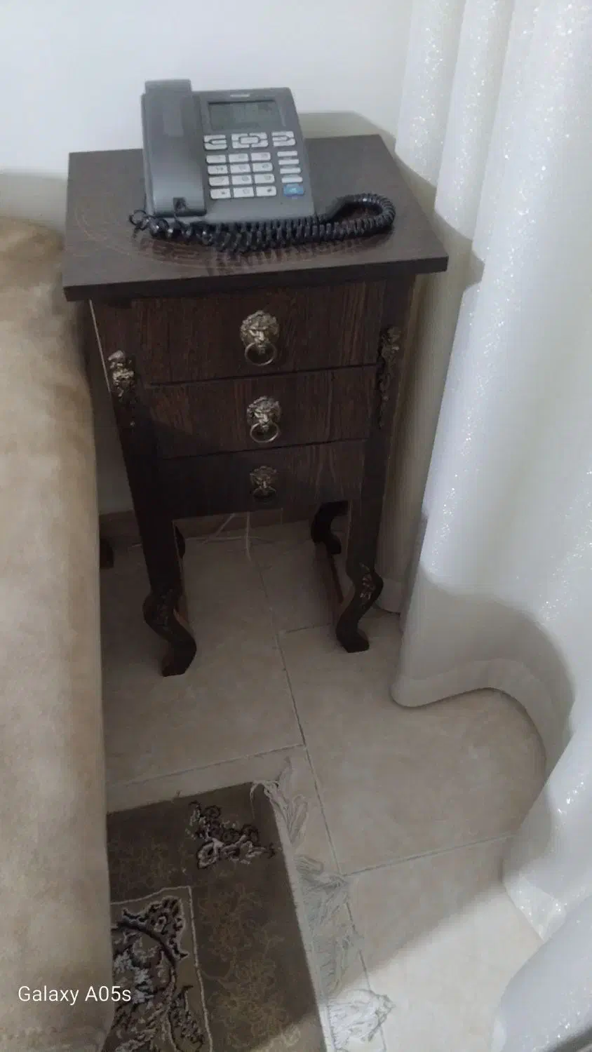 میز تلفن|میز تلفن|قرچک, مهدیه|دیوار