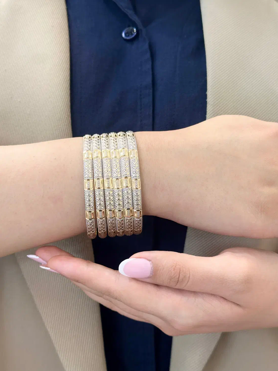 النگو بدون اجرت فلاور مدل ورساچه کد8060|جواهرات|گلستان (تهران), |دیوار