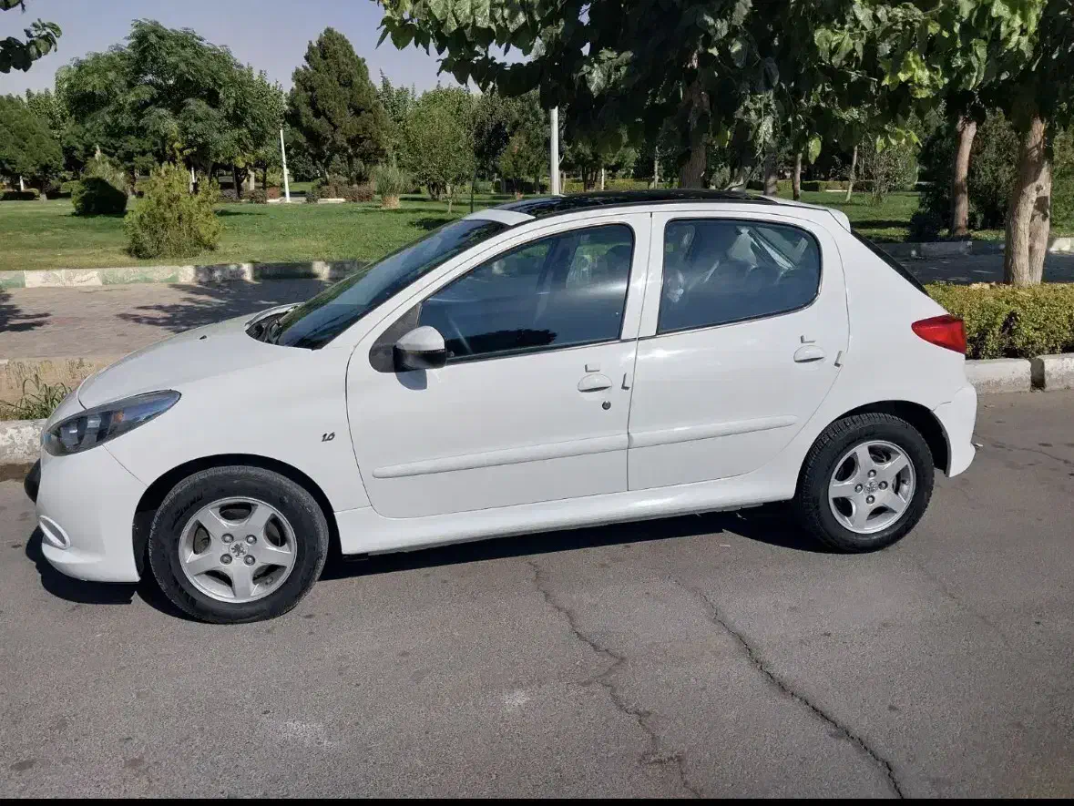 پژو207پاناروما مدل1401|خودرو سواری و وانت|رشت, پاستوریزه|دیوار