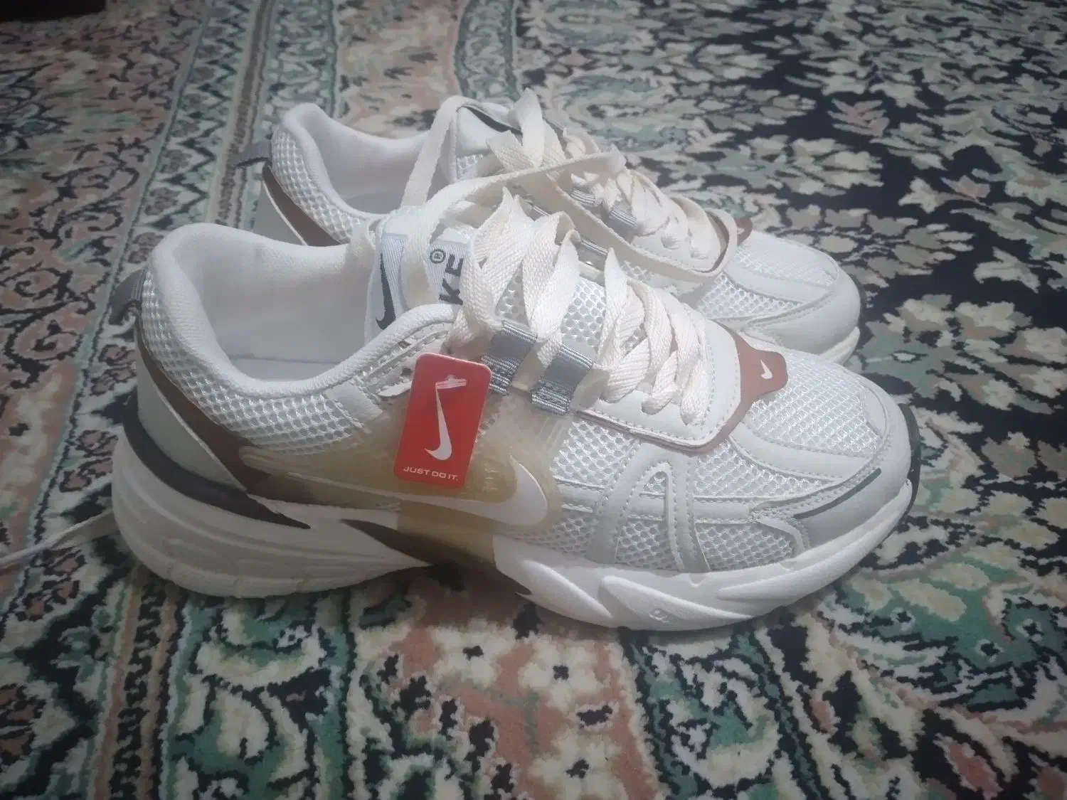 کفش کتونی|کیف، کفش، کمربند|کوهدشت, |دیوار